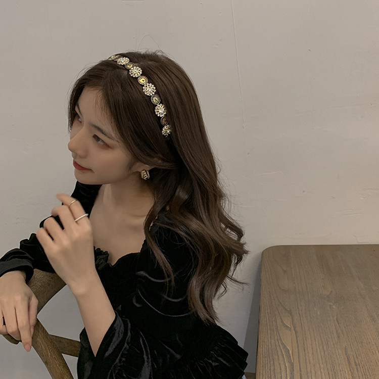Retro Full Diamond Small Clock Personality Headband Female Light Luxury Minority Design Headband Versatile out Hair Fixer Hairpin Hair Ornaments