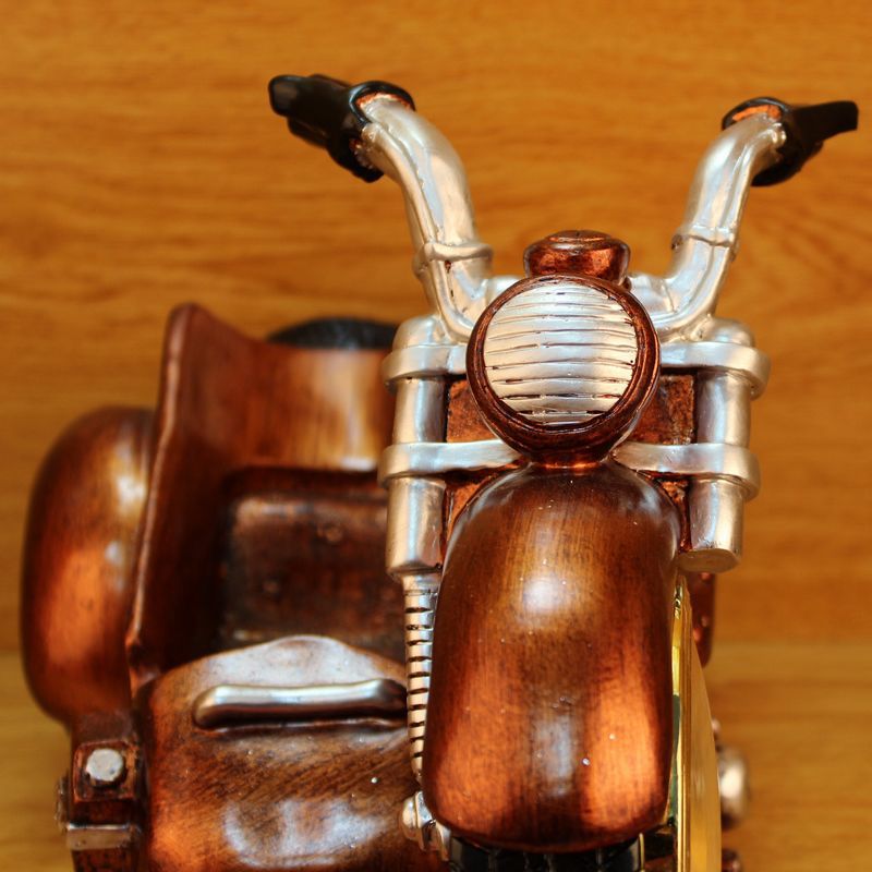 Resin Crafts European Style Wine Cabinet Decoration Clock Wine Rack Fashion Motorcycle Decoration Creative Gift