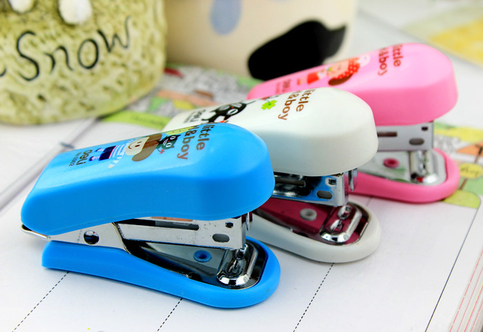 Portable mini cartoon stapler