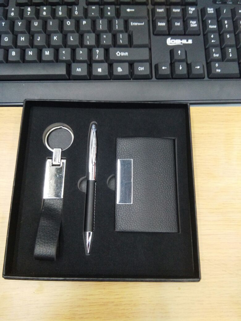 Card case + metal case + long leather key chain Card case + metal case + long leather key chain