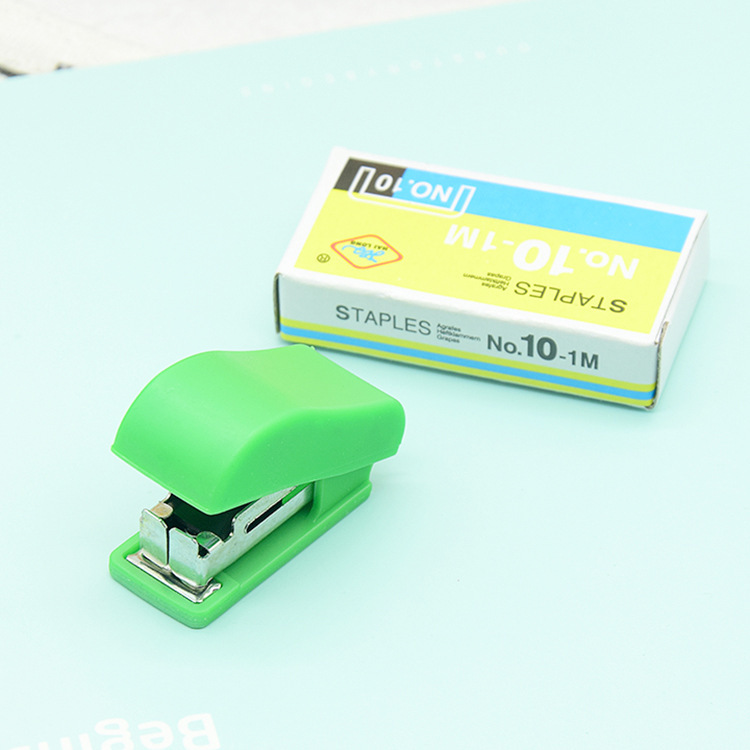Factory Direct Sales Mini Stapler Small Gift Stapler Creative Style Customized Style Plastic Stapler