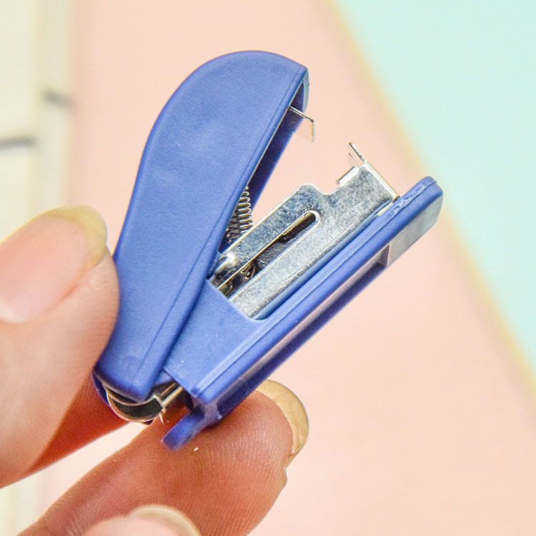 Factory Direct Sales Mini Stapler Small Gift Stapler Creative Style Customized Style Plastic Stapler Factory Direct Sales Mini Stapler Small Gift Stapler Creative Style Customized Style Plastic Stapler