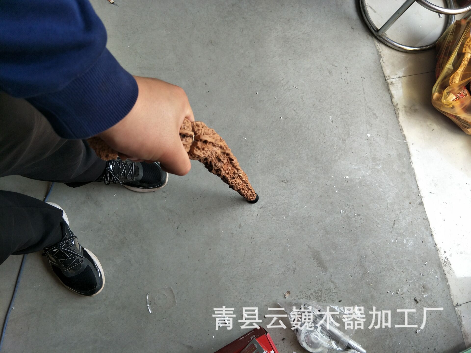 Feicheng Peach Wood Sword Peach Axe Scenic Spot Stall Crafts Peach Wood Sword Carved Solid Wood Peach Crutches