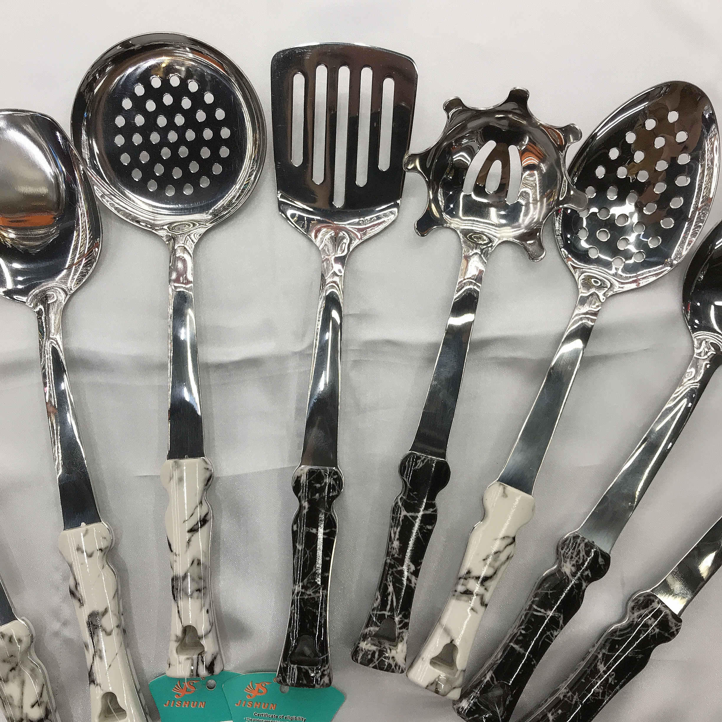 Factory Direct Sales Non-Magnetic Stainless Steel Kitchenware New Injection Molding  Colander Long Tongue Spoon 