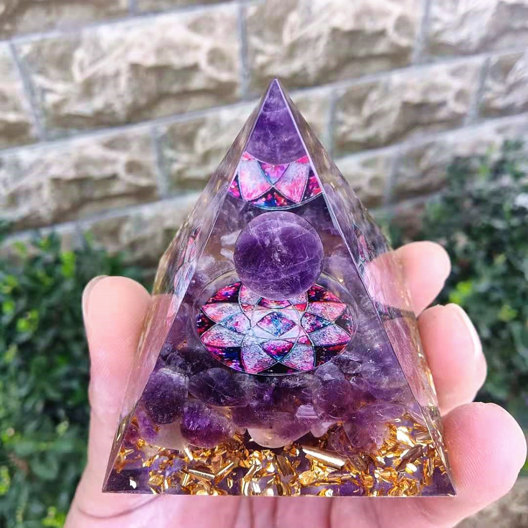 Foreign Trade Crystal Ball Pyramid Ornament Gravel Epoxy Resin Crafts Home Office Car Decoration