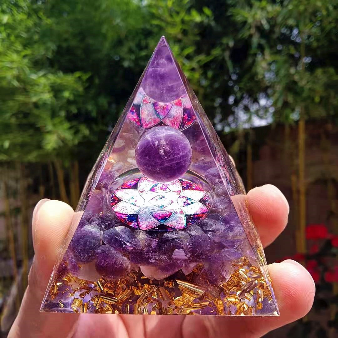 Foreign Trade Crystal Ball Pyramid Ornament Gravel Epoxy Resin Crafts Home Office Car Decoration