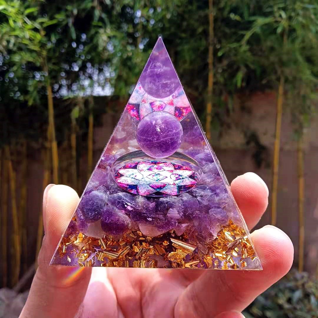 Foreign Trade Crystal Ball Pyramid Ornament Gravel Epoxy Resin Crafts Home Office Car Decoration