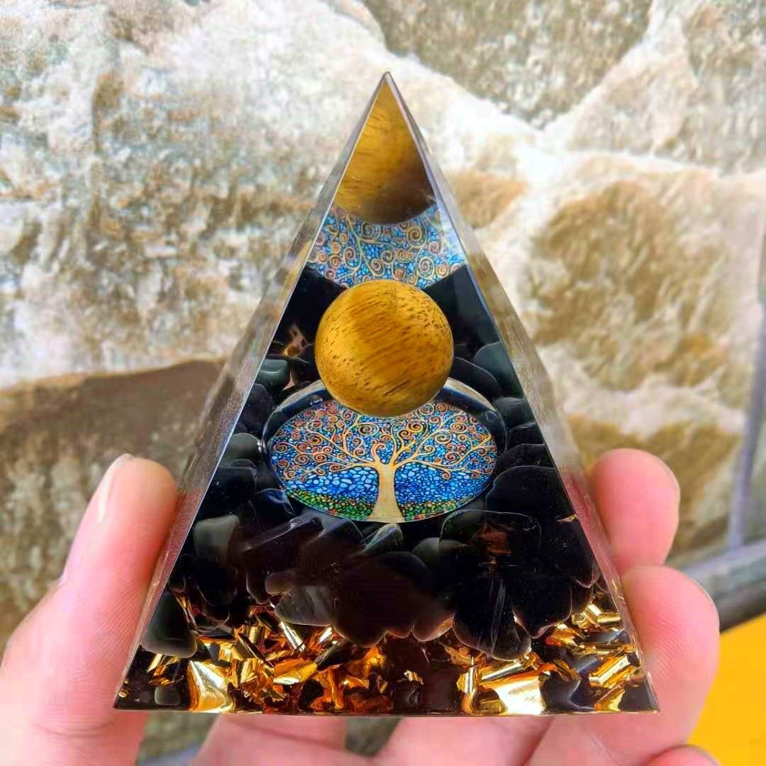 Foreign Trade Crystal Ball Pyramid Ornament Gravel Epoxy Resin Crafts Home Office Car Decoration