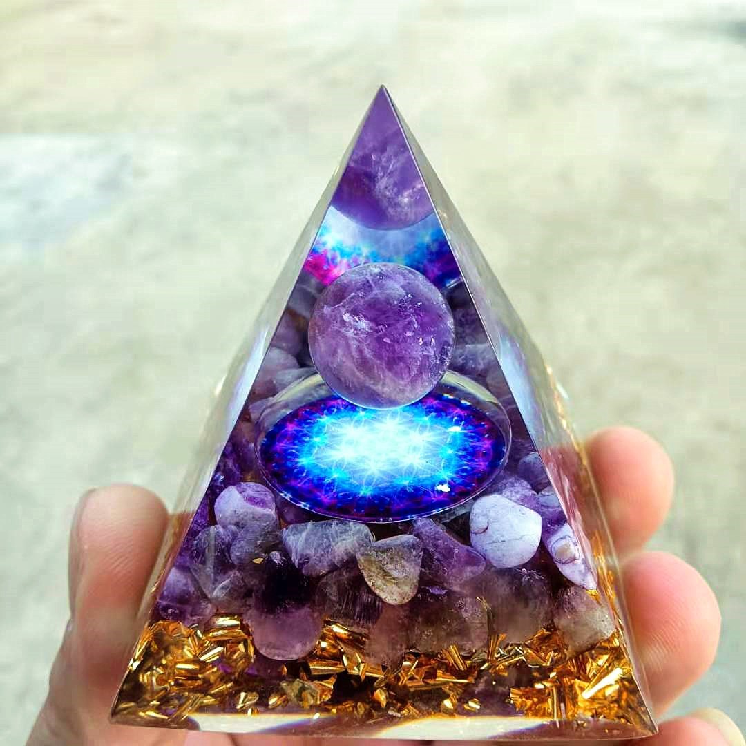Foreign Trade Crystal Ball Pyramid Ornament Gravel Epoxy Resin Crafts Home Office Car Decoration