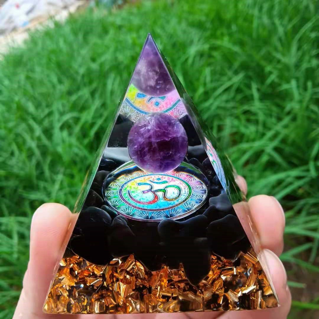 Foreign Trade Crystal Ball Pyramid Ornament Gravel Epoxy Resin Crafts Home Office Car Decoration