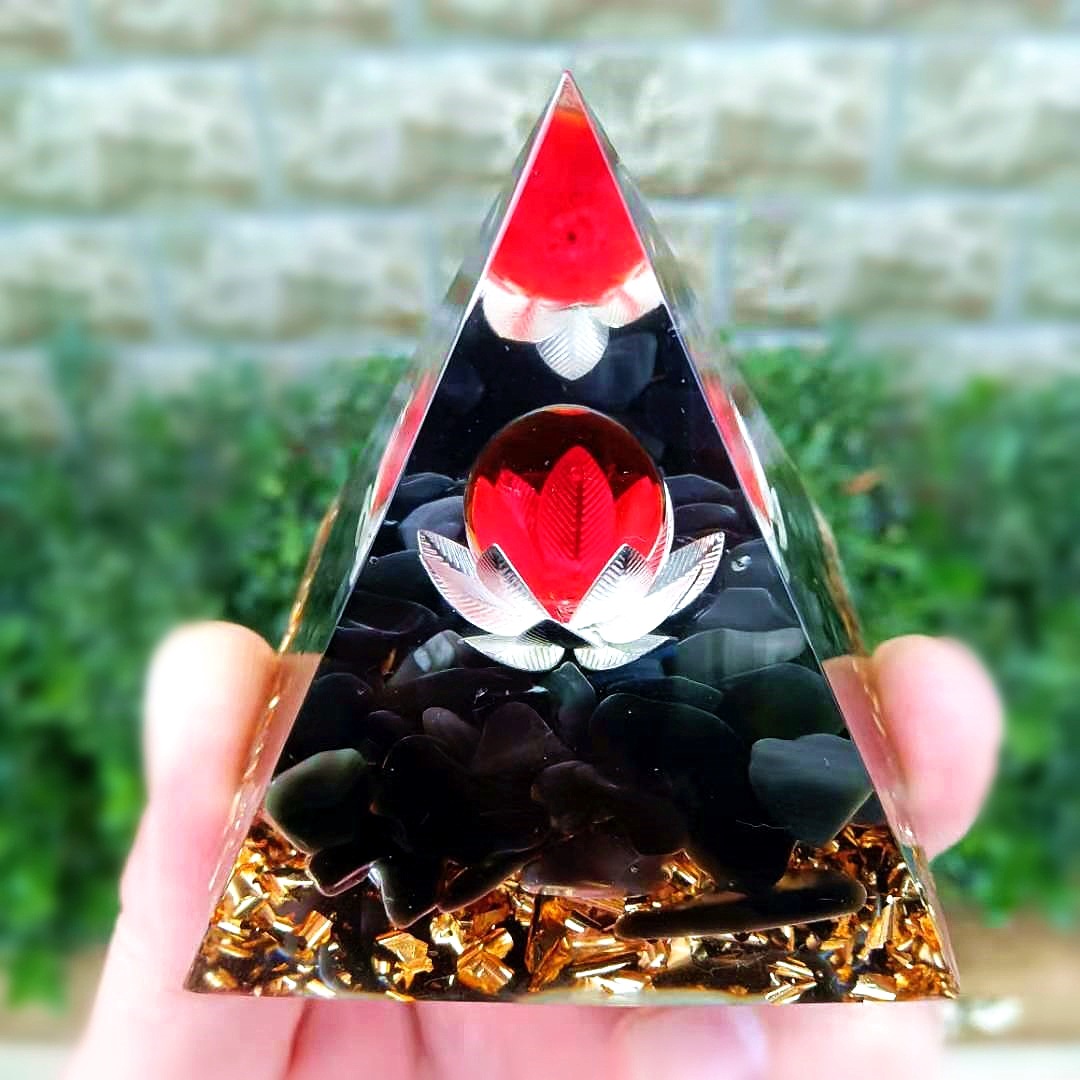 Foreign Trade Crystal Ball Pyramid Ornament Gravel Epoxy Resin Crafts Home Office Car Decoration