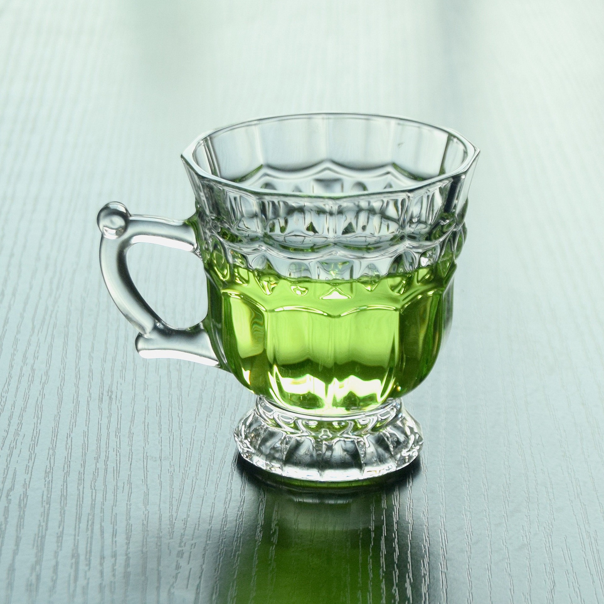 Refined White Glass Cup Exquisite Beer Steins Restaurant Tea Cup with Base Small Handle Cup Coffee Cup LeadFree