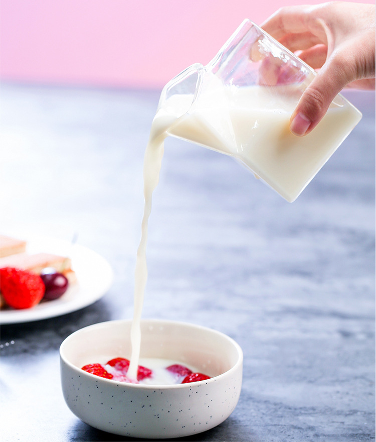 Qijun Supplies Factory Direct Sales Creative Us Milk Carton Glass Cup Milk Cup