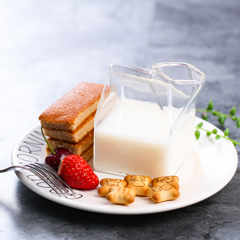 Qijun Supplies Factory Direct Sales Creative Us Milk Carton Glass Cup Milk Cup