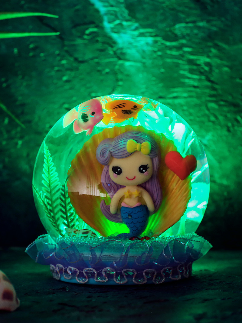 Factory Direct Sales Resin Crafts Christmas Crystal Ball Windshield Washer Fluid Ball Ornaments Parent-Child Interactive Holiday Gift Customization