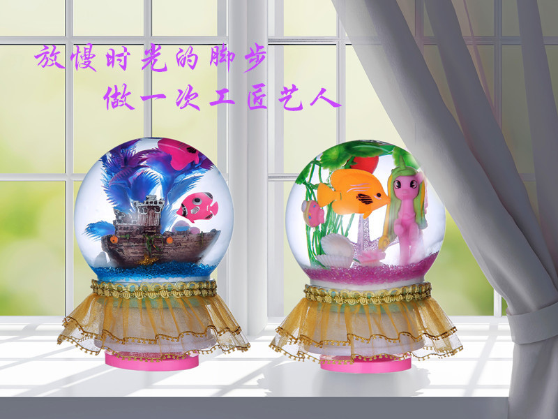 Factory Direct Sales Resin Crafts Christmas Crystal Ball Windshield Washer Fluid Ball Ornaments Parent-Child Interactive Holiday Gift Customization