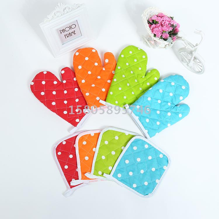 2 sets Manufacturers direct sales: polyester polka dots, heat insulation gloves + heat insulation pad