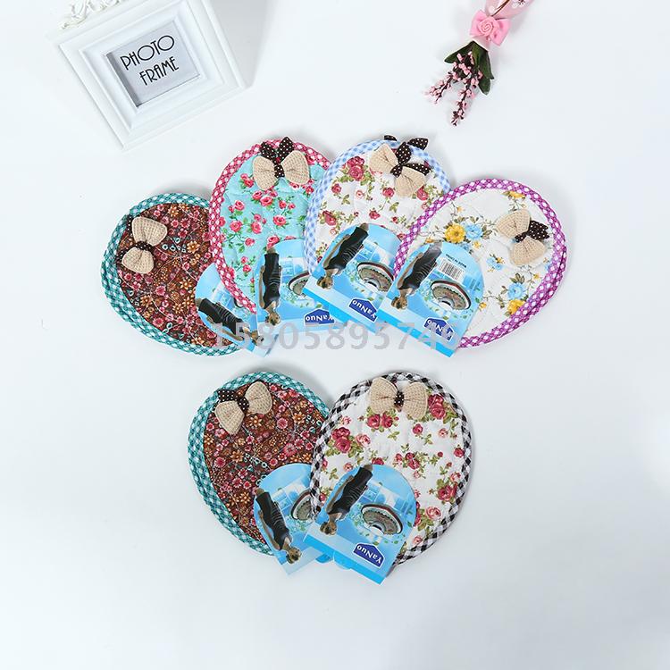 2 sets Manufacturers direct sales: polyester polka dots, heat insulation gloves + heat insulation pad