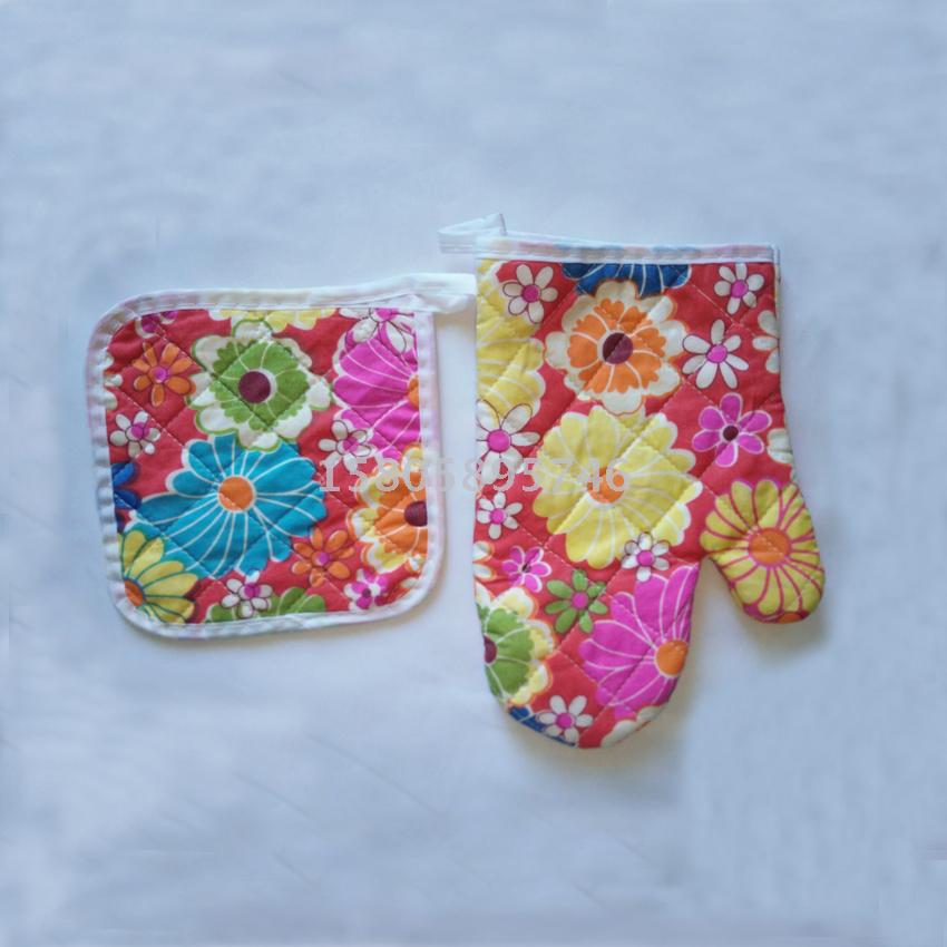2 sets Manufacturers direct sales: polyester polka dots, heat insulation gloves + heat insulation pad