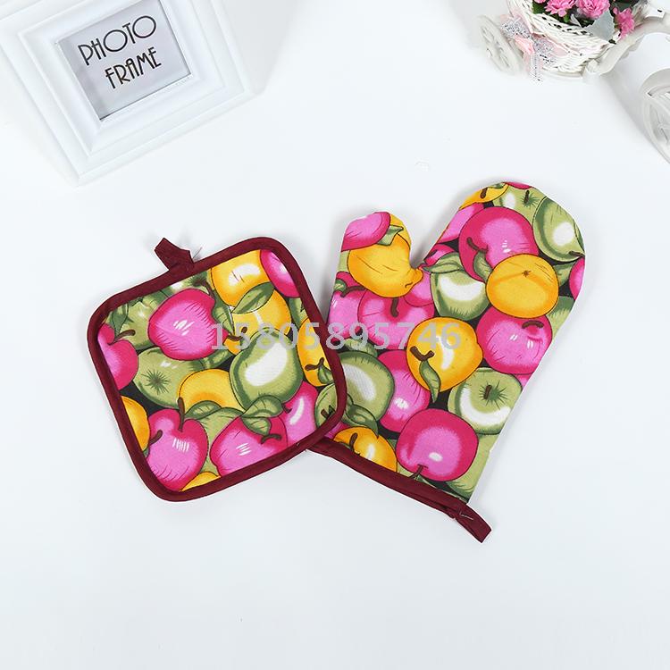 2 sets Manufacturers direct sales: polyester polka dots, heat insulation gloves + heat insulation pad