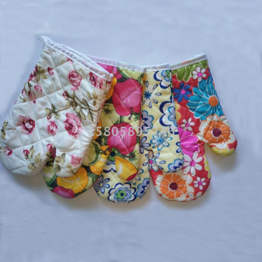 2 sets Manufacturers direct sales: polyester polka dots, heat insulation gloves + heat insulation pad