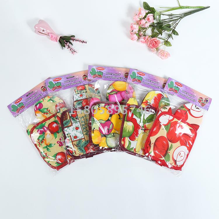 2 sets Manufacturers direct sales: polyester polka dots, heat insulation gloves + heat insulation pad