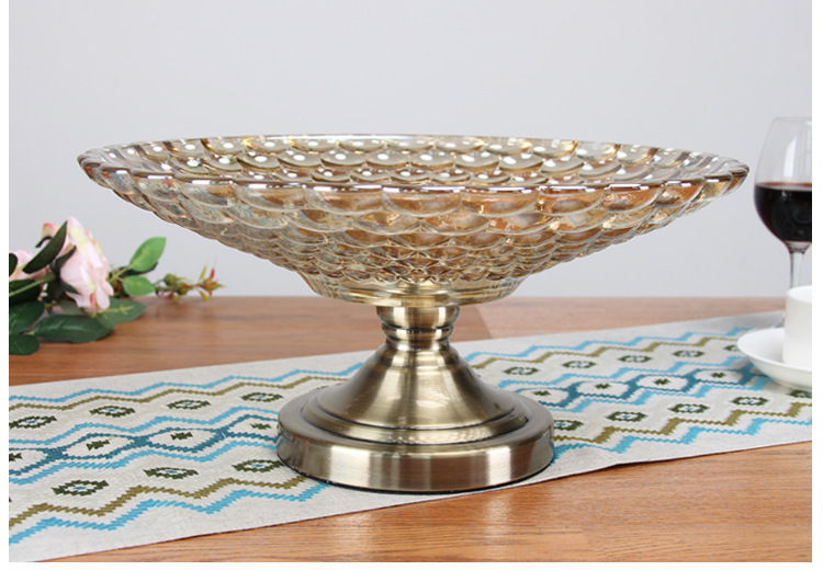European luxury glass fruit bowl crystal glass crafts creative home living room dining room KTV large fruit bowl European luxury glass fruit bowl crystal glass crafts creative home living room dining room KTV large fruit bowl