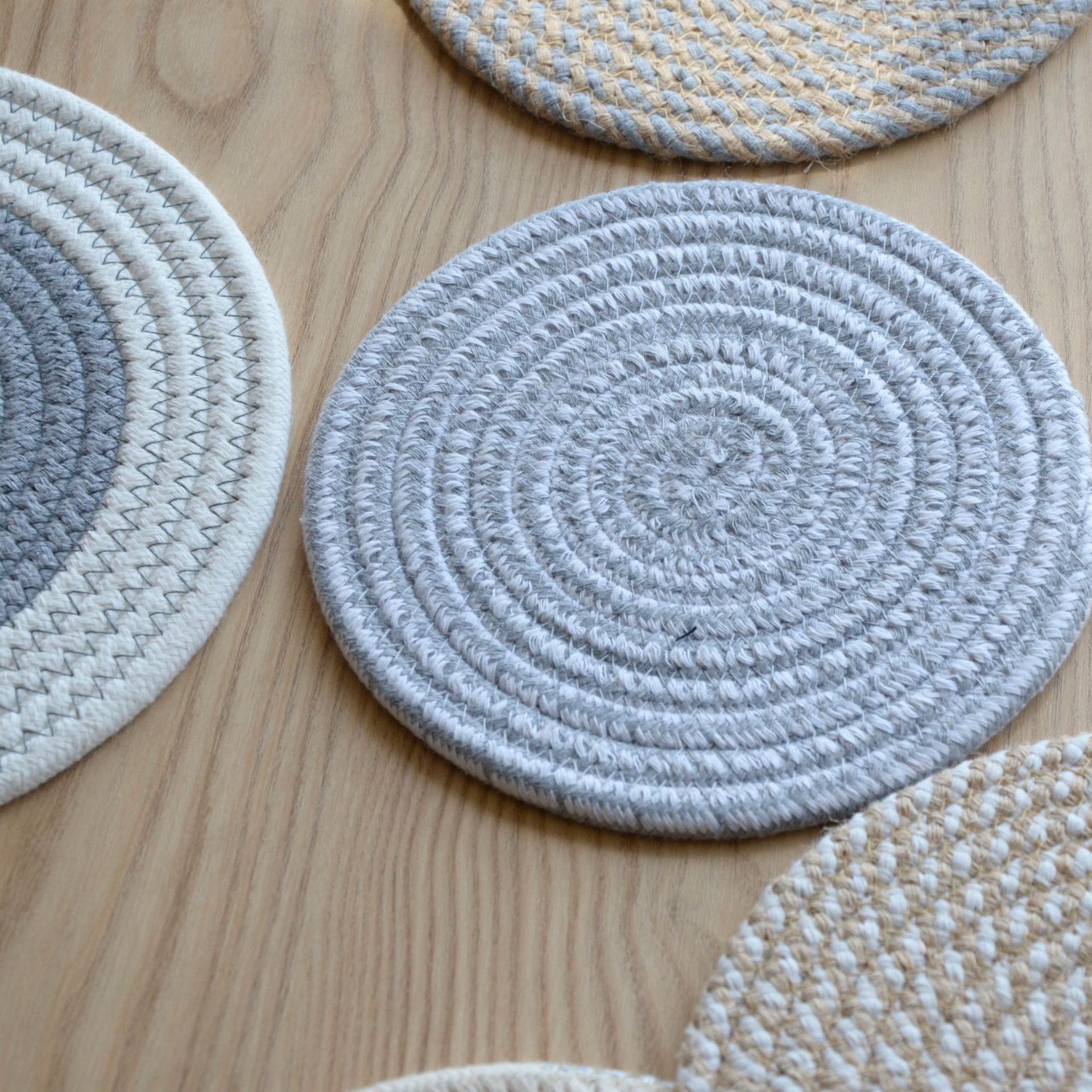 Japanese-Style Cotton Thread Placemat Hand-Woven Cup Mat Bowl Pan Mat Thickening Heat Insulation Pad Nordic Simple Cotton Linen Table Mat