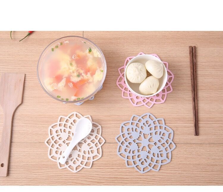 Fabricdirect Nordic style heat insulation hollow out flower Shaped anti-ironing Cup Mat Table non-slip Pad wholesale Spot