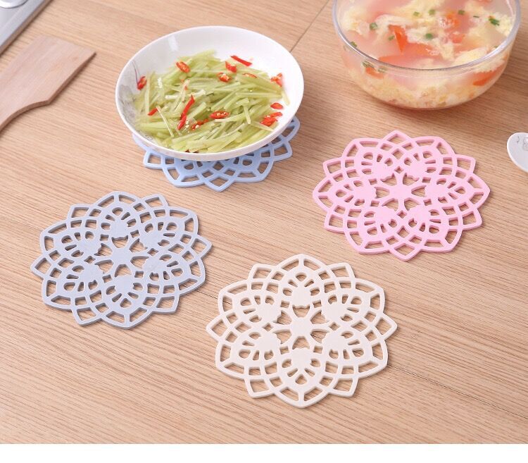 Fabricdirect Nordic style heat insulation hollow out flower Shaped anti-ironing Cup Mat Table non-slip Pad wholesale Spot