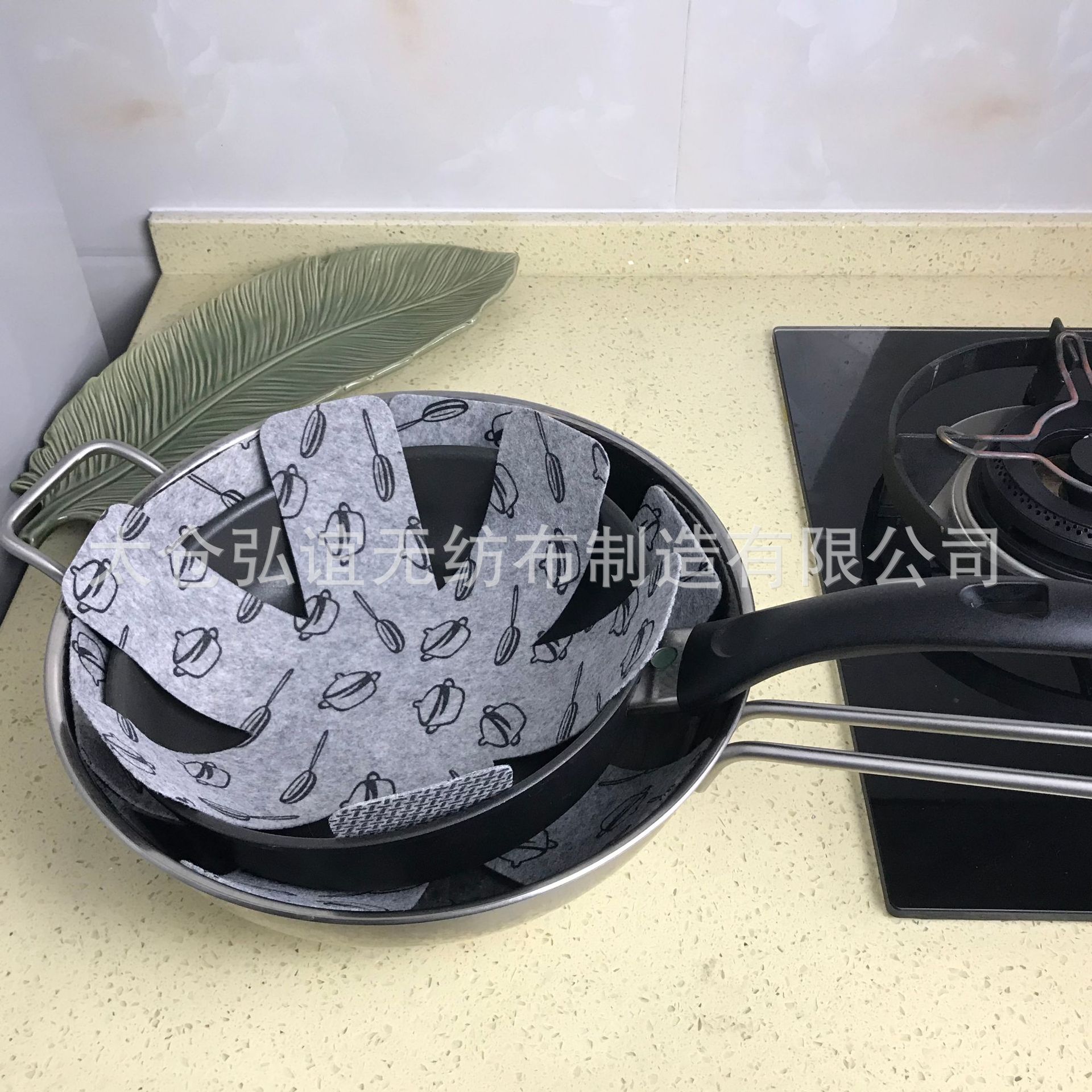 nonwoven cloth type nonstick pot bottom protection pad antihot pad heat insulation easy cleaning printed felt pot pad