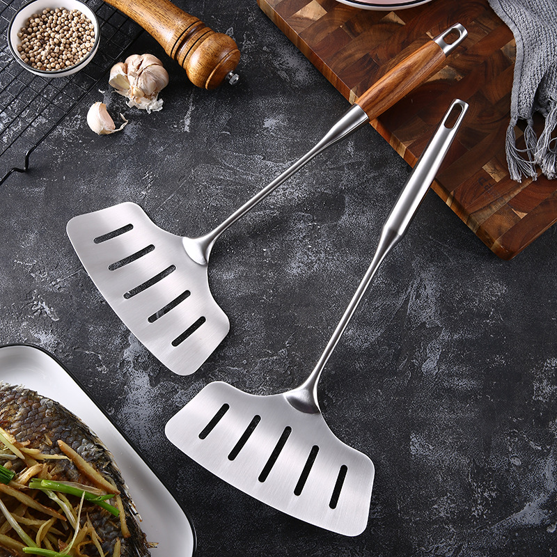 304 Stainless Steel Fish Frying Artifact Fried Fish Spatula Flip Fish Shovel Fried Egg Pancake Maker Shovel Slotted Turner Household Kitchenware Creative