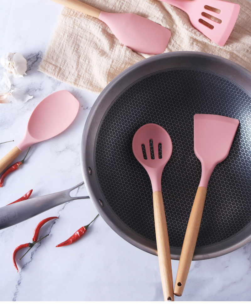 Kitchen supplies wooden handle European non-stick silicone Spatula set of 11 pieces with storage bucket heat resistant set Kitchen supplies wooden handle European non-stick silicone Spatula set of 11 pieces with storage bucket heat resistant set