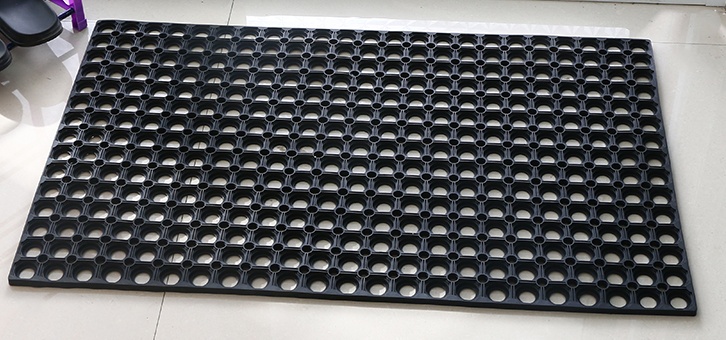 Large size black kitchen non-slip mat PVC foot mat injection molded floor mat non-slip anti-fall mat outdoor mat