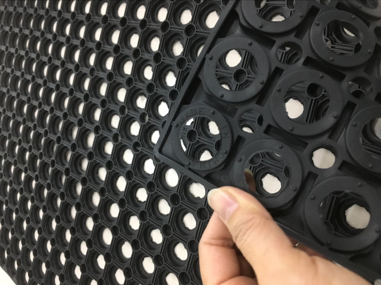 Large size black kitchen non-slip mat PVC foot mat injection molded floor mat non-slip anti-fall mat outdoor mat
