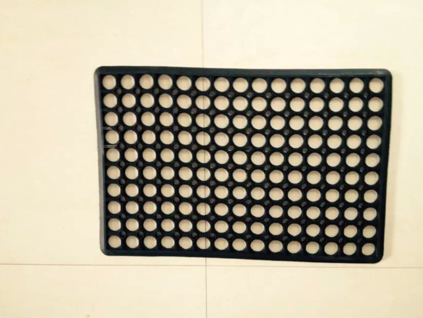PVC rubber mat round hole door mat kitchen waterproof mat bathroom mat non-slip mat injection molded foot mat