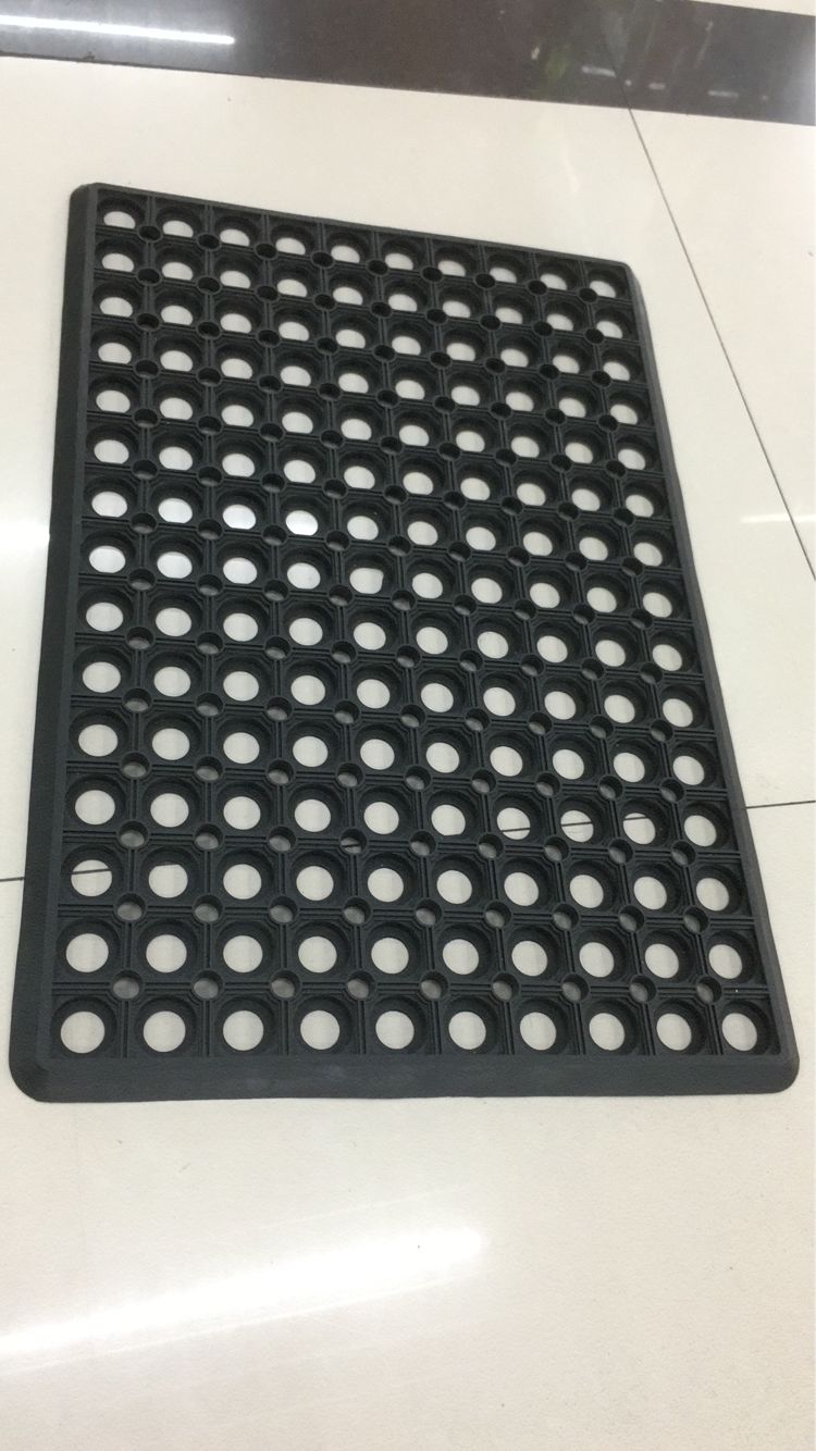 PVC rubber mat round hole door mat kitchen waterproof mat bathroom mat non-slip mat injection molded foot mat