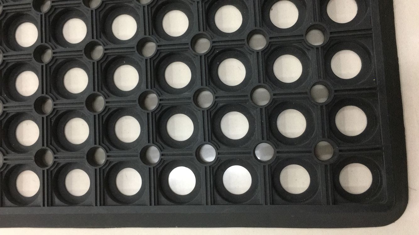 PVC rubber mat round hole door mat kitchen waterproof mat bathroom mat non-slip mat injection molded foot mat PVC rubber mat round hole door mat kitchen waterproof mat bathroom mat non-slip mat injection molded foot mat