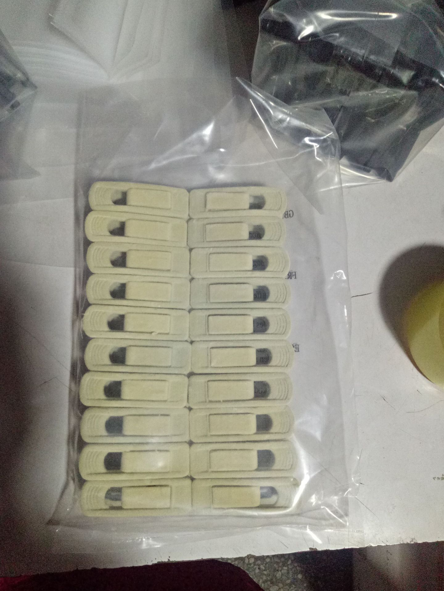 Flocking clip hangers with A clip plastic clip high-grade pants clip outlet clip Manufacturers Direct
