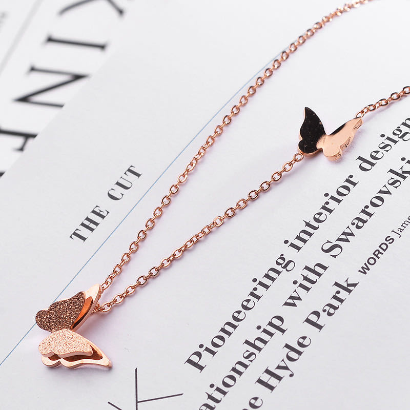 Korean Style Trendy Simplicity 18K Rose Gold Swan Four-Leaf Clover Titanium Steel Necklace Female Clavicle Chain Ornament Wholesale