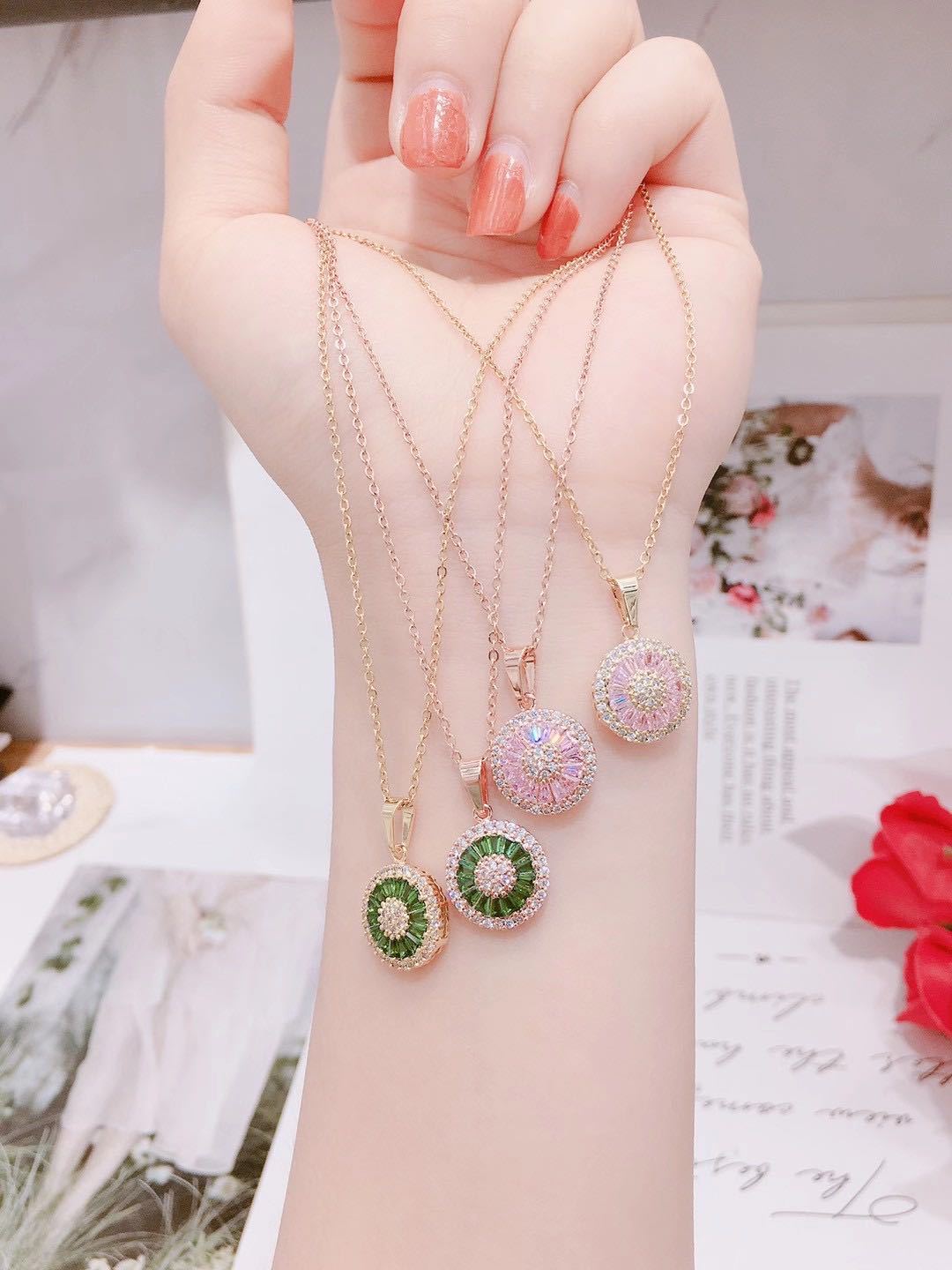 Korean Style Trendy Simplicity 18K Rose Gold Swan Four-Leaf Clover Titanium Steel Necklace Female Clavicle Chain Ornament Wholesale