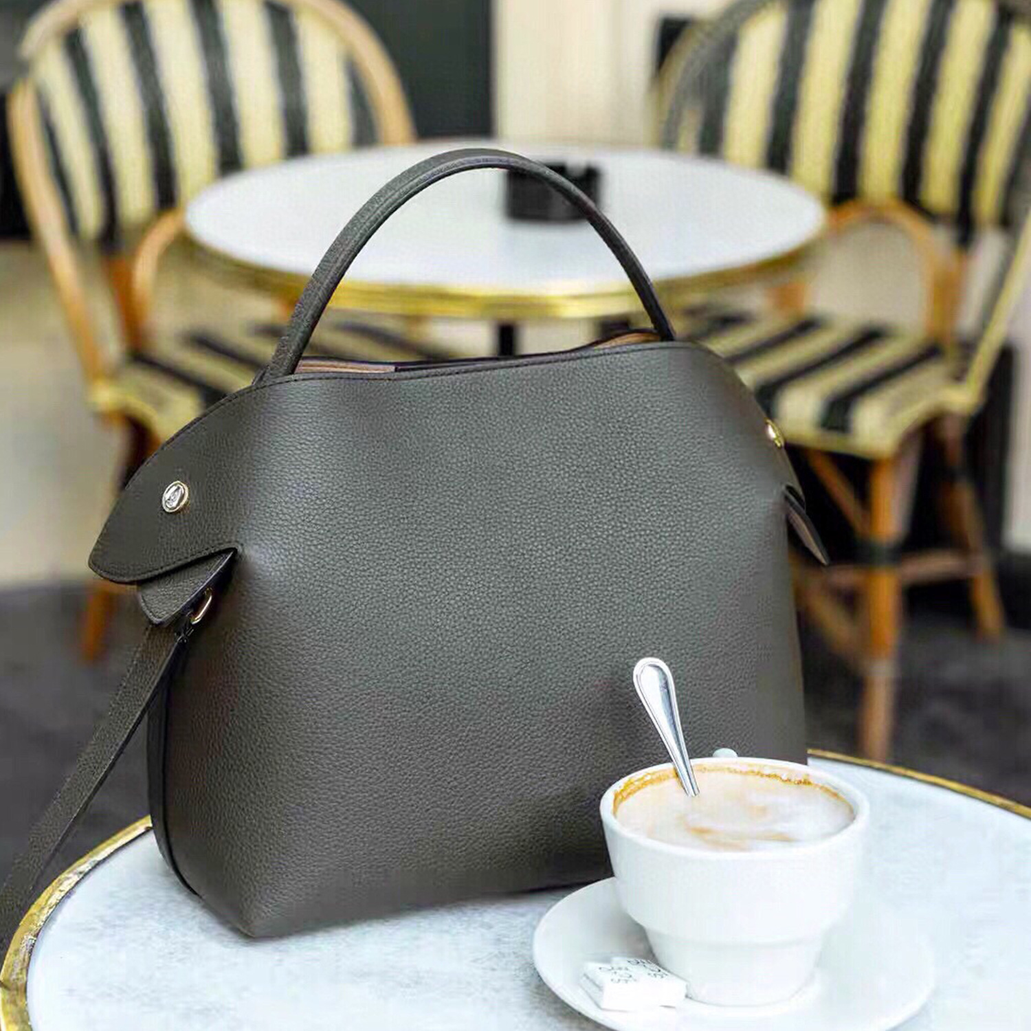 2022 Export to France Foreign Trade Niche Swan Baotou Layer Litchi Pattern Cowhide Tote Half-Handmade Commuter Women&#039;s Bag