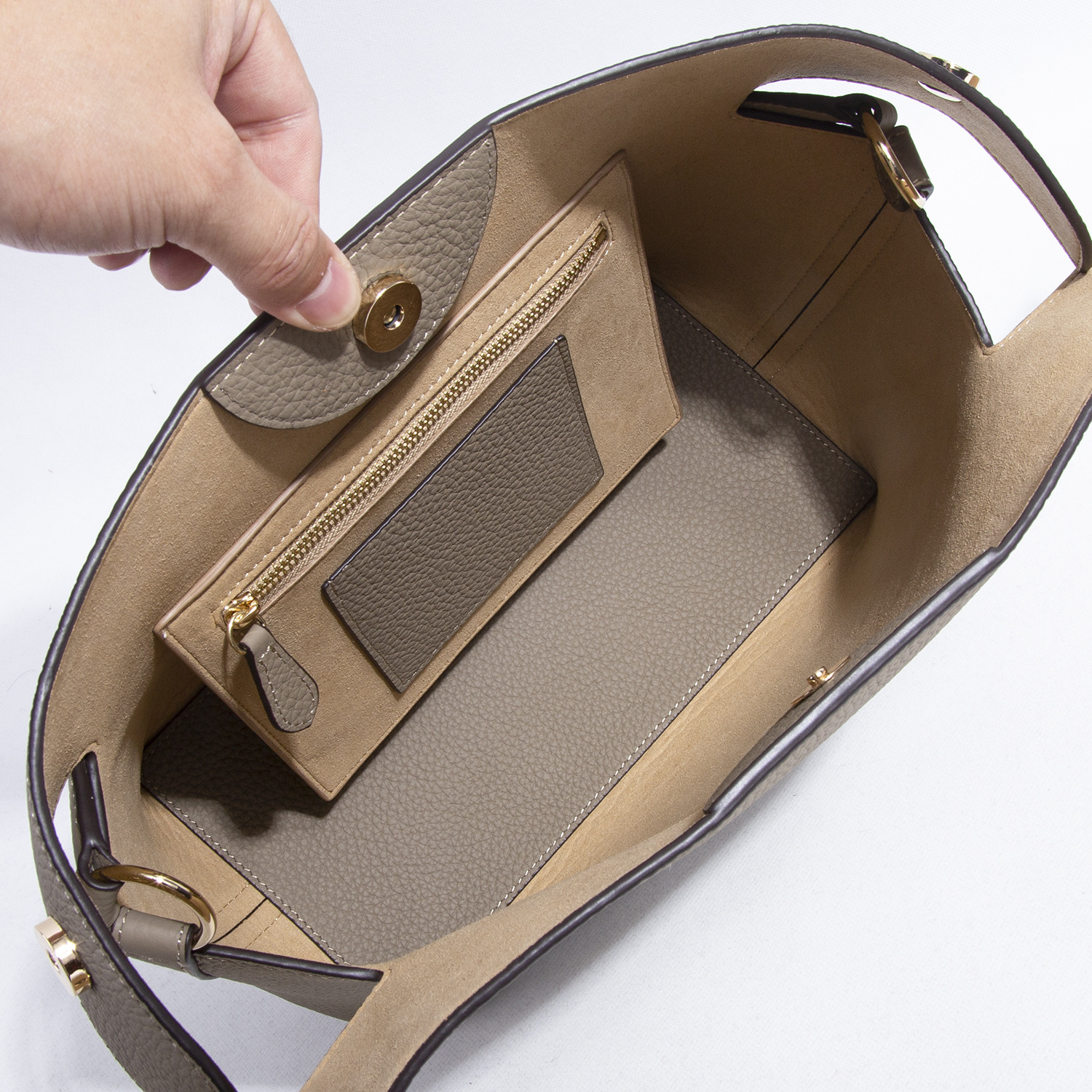 2022 Export to France Foreign Trade Niche Swan Baotou Layer Litchi Pattern Cowhide Tote Half-Handmade Commuter Women's Bag