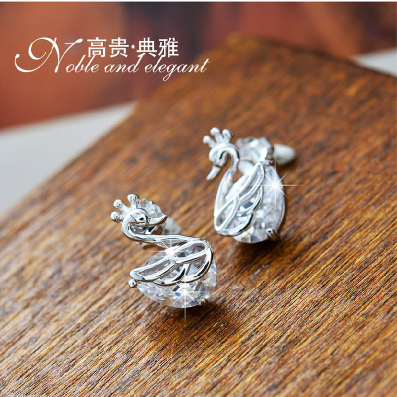 Weihua Temperament Female Ear Studs Wholesale Ladies Small Ear Studs Ear Clip Eardrops Degrees Silver Earrings Crown Swan Stud Earrings
