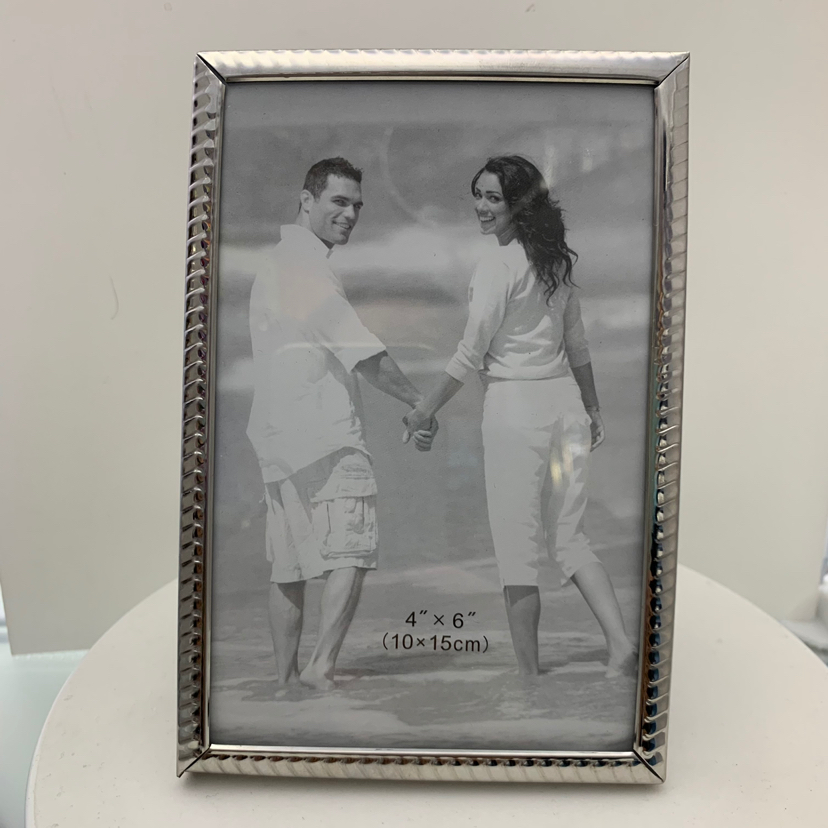 Small Twist-Shaped Stainless Steel Glass Density Plate Creative Decoration Photo Living Room Bedroom Crafts Metal Photo Frame