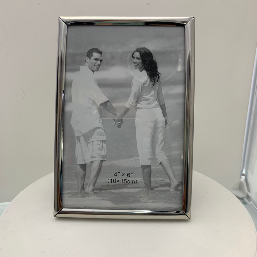 Small Twist-Shaped Stainless Steel Glass Density Plate Creative Decoration Photo Living Room Bedroom Crafts Metal Photo Frame