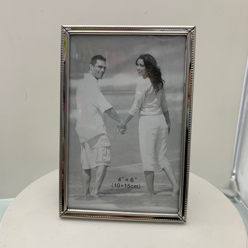 Small Twist-Shaped Stainless Steel Glass Density Plate Creative Decoration Photo Living Room Bedroom Crafts Metal Photo Frame