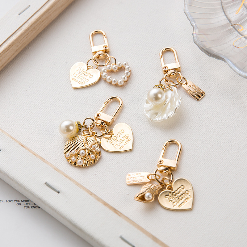 Key buckle Cute Pearl Shell Keychain Pendant Ins Metal Ornament Little Creative Gifts AirPods Pendant Wholesale
