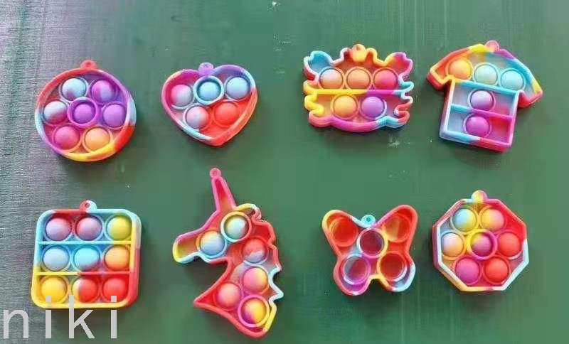 Rat Killer Pioneer Keychain Mixed Color Mixed Silicone Decompression Educational Children&#039;s Toys Amazon Hot Manufacturer Pin