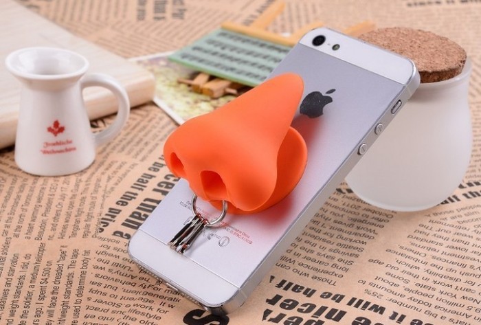 Creative silicone Keychain new mobile phone nose suction cup bracket